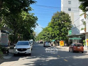 đất mặt tiền đường hồ tùng mậu. đường 10,5m lề 6m.
- vị trí đẹp sát biển, trục thông biển