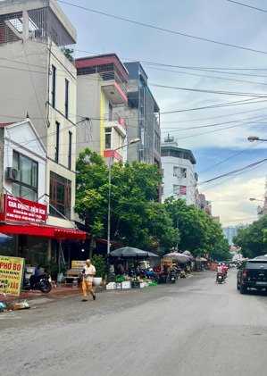 tđc ngô thì nhậm,hà đông. dt 40m2, 5 tầng, giá 13 tỷ. trục kinh doanh, vỉa hè