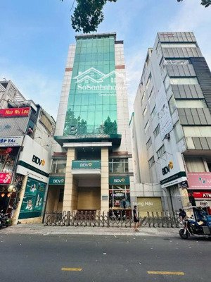 chia tài sản! bán tòa nhà mt cửu long p.2 q.tân bình-dt:8x30 hầm 7 tầng-hdt:410tr/tháng - gía 61 tỷ