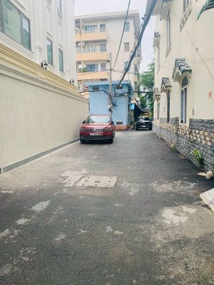 bán nhà hẽm xe hơi - đường tân sơn nhì.dt 5x16m, 2 lầu,sân thượng