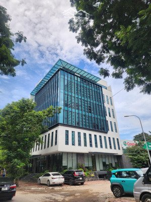 siêu vip,độc nhất vô nhị, building mặt phố trần thái tông,,lô góc,2 mặt đường,210m2,7 tầng,siêu mềm