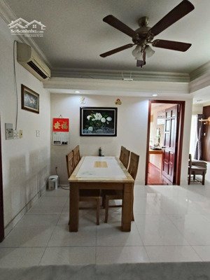 cần bán homylad 1 chính chủ , đẫ có sổ hồng 100m2 ,
