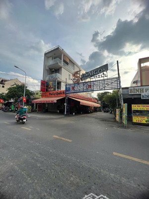 góc 2 mặt tiền kinh doanh lâm văn bền (4.6x21). hdt 60 triệu/tháng