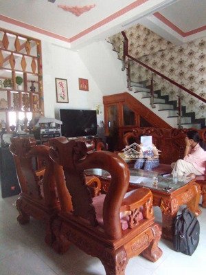 bán nhà 3tầng -90m2 -gần chợ tăng nhơn phú b q9 -hai mặt tiền -đường ôtô thông -shr -8tỷ tlcc.