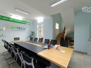 cần bán biệt thự 140m2 mt 7.5m sài đồng long biên hà nội.