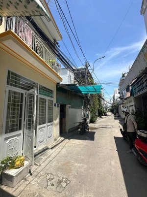 chủ cần bán nhanh nhà 2 tầng ô tô tới tận nhà giá chỉ 2 tỷ 650