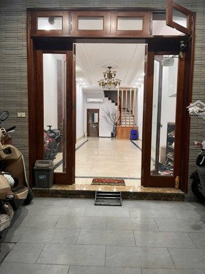 bán nhà riêng tam trinh.ô tô đỗ cách 30m.chỉ vài bước là ra đường lớn.nhà dân xây 5 tầng.60m - 12ty