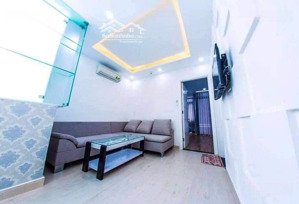 bán nhà chdv bến vân đồn q4, thu nhập 100 triệu/tháng. giá 18 tỷ. 20p .gần q1, đh nguyễn tất thành