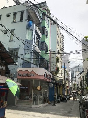 cho thuê nhà nguyên căn 4 tầng 1 tum vị trí đắc địa mở spa phố hàn quốc, nha trang