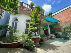 biệt thự vườn gần 300m vuông vức sát đường lê đức thọ ở ngay hoặc đầu tư chdv,