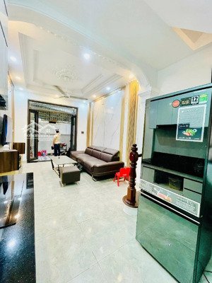 bán nhà đường láng 100m ra phố ngõ thông tứ phía nói ko với ngập lụt dt29m, chỉ 8,5 tỷ mt3.3m