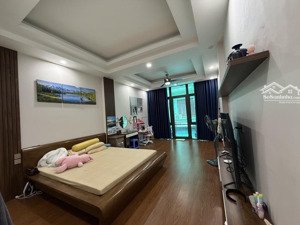 đầu phố xa la, hà đông chỉ 11tỷ có nhà 50m2 x 5 tầng. phân lô thoáng đãng, ô tô tránh đỗ ngày đêm