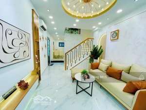 chính chủ bán gấp nhà mới full nội thất - hẻm xe hơi 8m hoà bình - dt 4,5x19m - 3pn - giá 7,2 tỷ