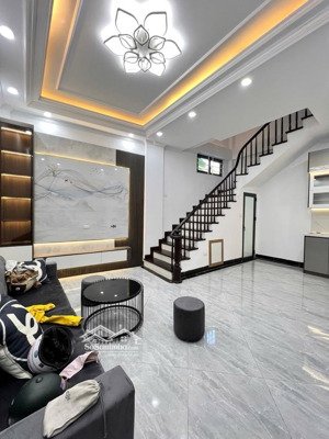 bán nhà phố đại từ , nhà mới king kong chỉ việc xách bali về ở.