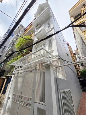 nhà dân xây nguyễn khánh toàn -cầu giấy 50m2*4 tầng quanh 13 tỷ sổ đẹp -lô góc full đồ - kinh doanh