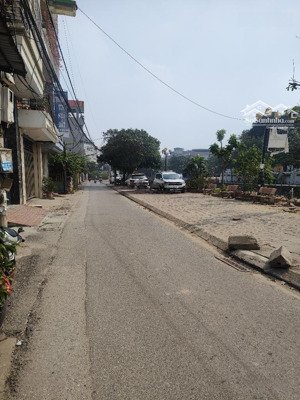 bán nhà phương canh -nam từ liêm diện tích 41/48 m -4 tầng lô góc 2 thoáng , gần ô tô tránh