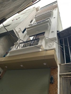 bán nhà cầu giấy cầu giấy gần đại học quốc gia 48m 4 tầng ô tô đỗ cửa. giá 13.5 tỷ