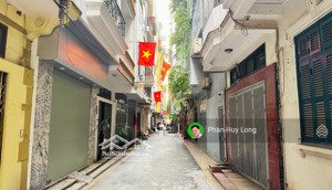 ô tô đỗ cửa ! phố trần quốc hoàn cầu giấy-6 tầng thang máy-40m2 mặt tiền 4m 16.5 tỷ-kinh doanh