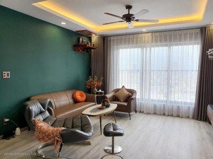 bán căn góc 93 m2 , 2 pn , 2 wc , căn lầu cao , bancol hướng đông hiếm , nội thất cao cấp