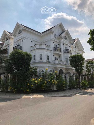 bán biệt thự góc 2 mặt tiền khu cityland garden phường 5, dt: 9,7 x 21 nhà có thang máy