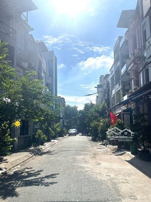 nhà ngang 4 đúc 3 tầng mặt tiền đường 10m phạm văn chiêu gò vấp sổ vuông đẹp