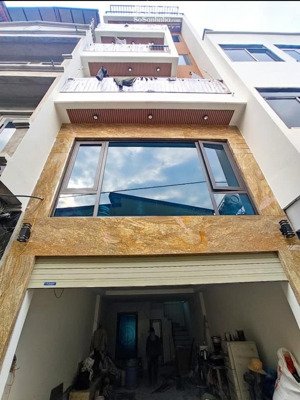 nhà đẹp thang máy dân xây còn rất mới công năng hiện đại ô tô chạy quanh nhà 22.6t