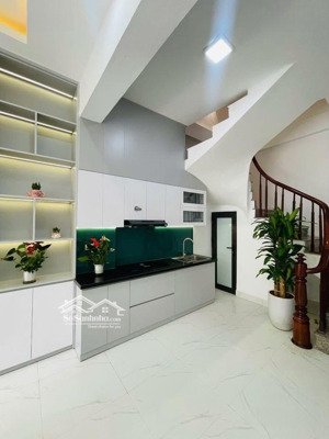 hiếm có! phố nguyễn lương bằng ,nhà mới đẹp , trước nhà thoáng sáng, gần phố, ngõ thông 38 m2 4 t