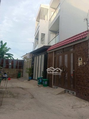 bán nhà 3 tầng xe hơi ngủ trong nhà giá chỉ 4,3 tỷ- 62m2(4,1x15) đường ngô chí quốc- gàn chợ đm