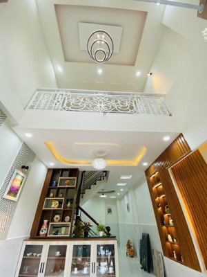 nhà đẹp 3 lầu đúc hẻm ba gác thông thiết kế hiện đại