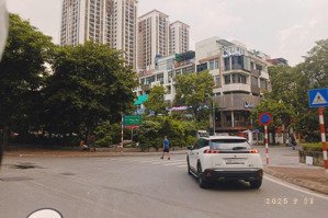 bán nhà nguyễn cơ thạch,nam từ liêm ô tô đỗ cửa nhà,dân xây chắc chắn ,gần hồ tùng mậu ,mỹ đình