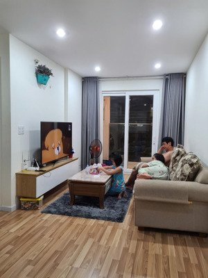 chủ nhà do có công việc ở quê cần bán gấp căn hộ citygate giá 2t380