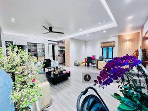 bán nhà phố tây sơn 20m ra phố trung tâm đống đa 6 tầng thang máy 6.8m mặt tiền vị trí quá đẹp