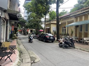 bán nhà phân lô phố ngụy như kon tum 50m 4 tầng nhà 2 mặt thoáng vỉa hè ô tô tránh