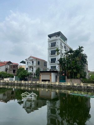bán nhà liên mạc, bắc từ liêm 65m,6 tầng, nhỉnh 7 tỷ. nhà dân xây, view hồ điều hòa, ô tô qua nhà.