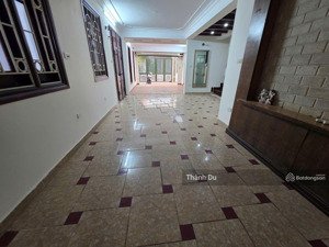 cho thuê nhà nguyên căn - hồng tiến - bồ đề ô tô tải vào nhà , văn phòng kinh doanh