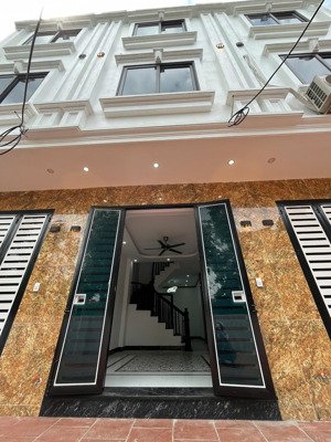 cần bán gấp nhà phụng châu, chương mỹ dt 31m2, ô tô đỗ cách nhà 20m