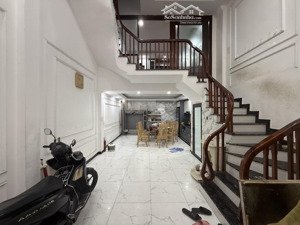 không còn căn thứ 2-mặt tiền 4,6m-6 tầng nằm sát kđt linh đàm
50m chỉ nhỉnh 10 tỷ ngõ nông