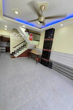 sốc !!! nhà chỉ 2 tỷ- gần chợ tân trụ- mua là ở ngay, không cần sửa-đặng minh trứ, tân bình