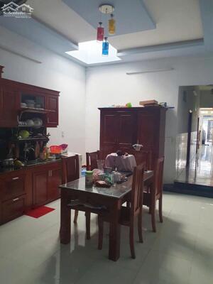 Bán nhà cấp 4 DT GẦN 200M2, SHR THỔ CƯ, đường 5M, 3 tỷ 179tr, Phường Tân phong.