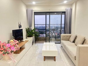 cho thuê căn 3pn full nội thất, tầng trung view landmark cực đẹp, thoáng mát dọn vào ở ngay