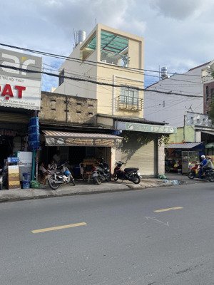 mặt tiền chính chủ 768 phạm văn chiêu gv. dt: 4x23m, nở hậu 4,7m.