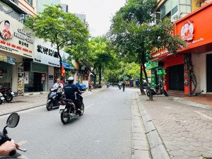 siêu đẹp + dẻ. trung kính - cầu giấy, lô góc, kinh doanh vip. 195m - 7 tầng - mt 46m - 52.5 tỷ