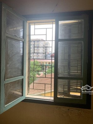 cho thuê căn hộ tập thể tầng 3 mặt đường lê văn hiến, phù hợp hộ gia đình hoặc sinh viên