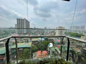 cho thuê căn hộ 3 phòng ngủ, vào luôn giá 28tr/th cc green diamond 93 láng hạ. lh 