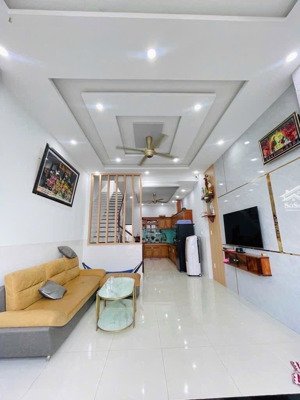 bán gấp nhà phú nhuận - thuận tiện đi q1, q3 - hẻm rộng - ở ngay - giá 3,11 tỷ - huỳnh văn bánh pn