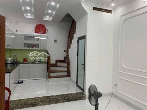 bán nhà đống đa nhà mới 5 tầng lô góc 2 thoáng gần ô tô sổ đỏ chuẩn