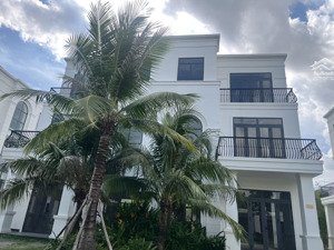 kẹt tiền bán cắt lỗ biệt thự song lập 200m2 giá 6,2ty