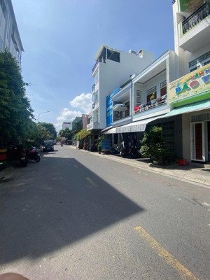 bán nhà 2 tầng (64m2, ngang 4m), mặt tiền đường bùi phùng ,vcn phước hải -sổ hồng riêng .giá 6.6 tỷ