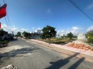 cần bán gấp mảnh đất giao phong 2 tỷ 350 triệu cách bãi tắm 1phút lái xe