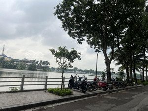 nhà mặt phố trấn vũ, viwe hồ trúc bạch, 44,5 tỷ, 77m2, doanh thu gần 1 tỷ/ nâm